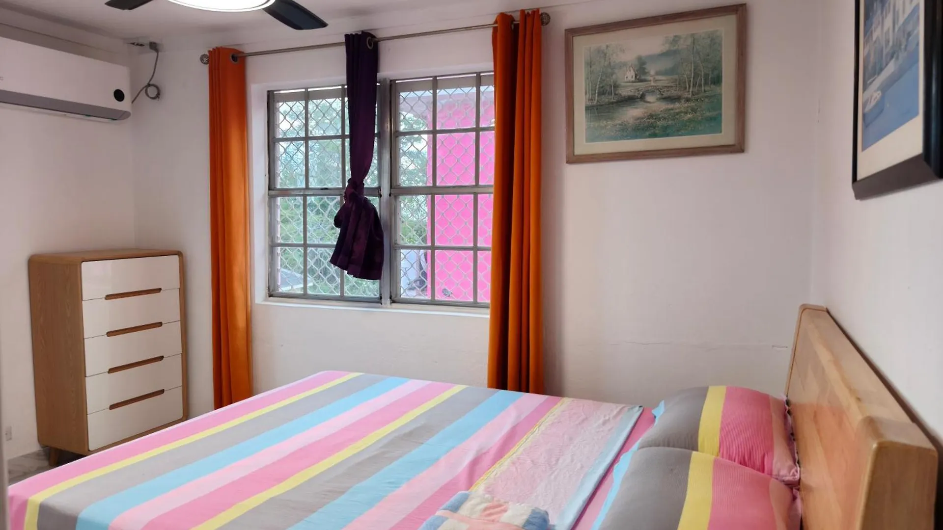 Da Pink And White Palace Hostel Nassau 0*,
